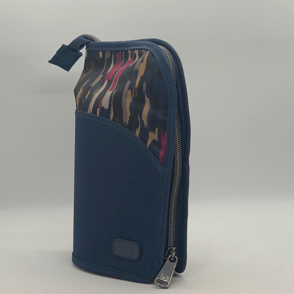 NEW LUG Canoe Travel Brush Holder/Makeup Bag - Picture 2 of 12